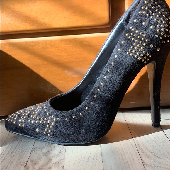 Black Studded Pumps - Picture 2 of 4